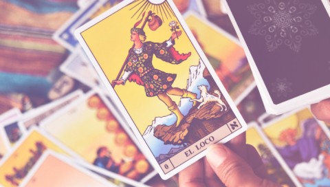 Consulta de Tarot: O Mapa da Alma e a Clareza dos Caminhos